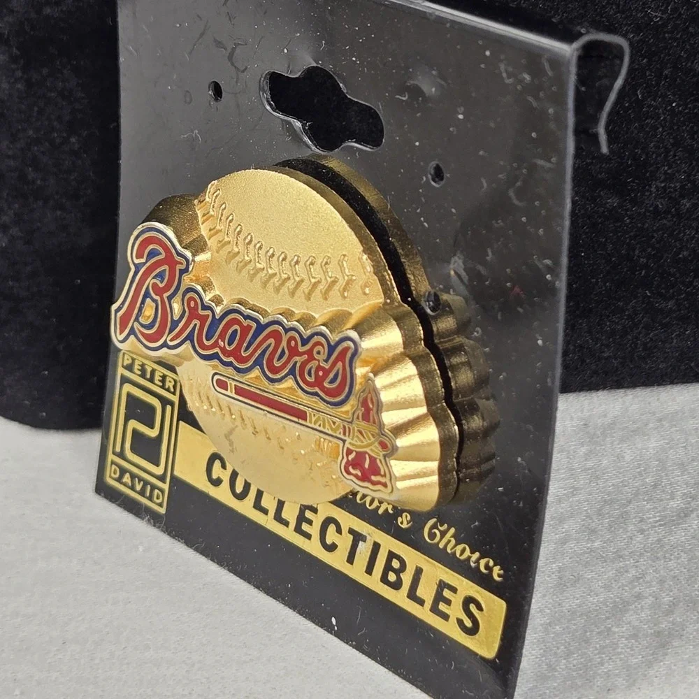 Vtg Atlanta Braves 2001 Spring‎ Training Baseball Pin Tomahawk Pro Specialties